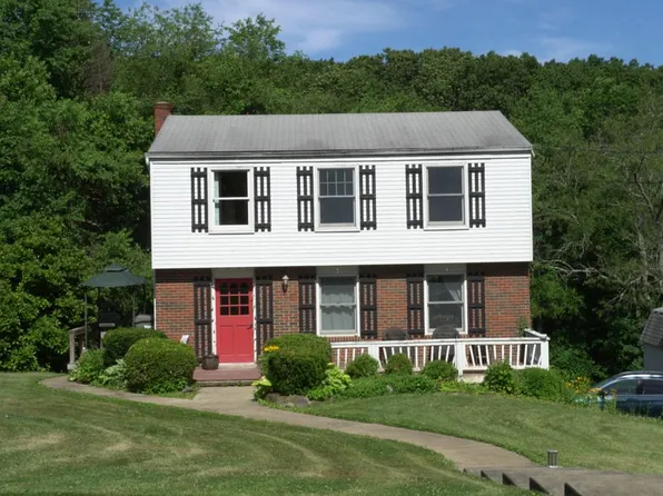 105 Thorn Dr, Valencia, PA 16059