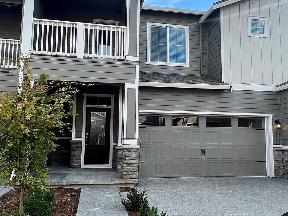 1st image of 1928 NE 101st Cir