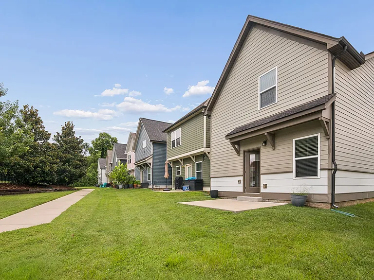 7514 Station Dr — Photo 23