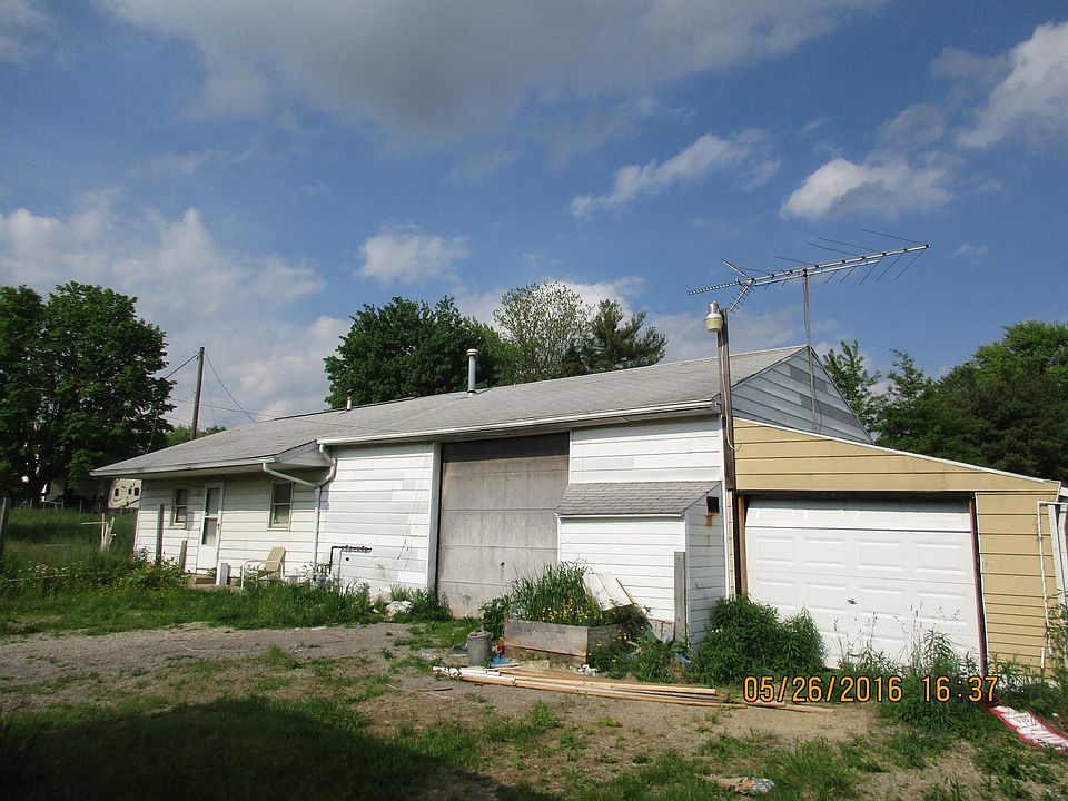 2nd image of 5070 Lincoln St E