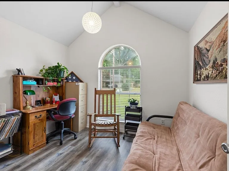 1132 Kensington Ct — Photo 6
