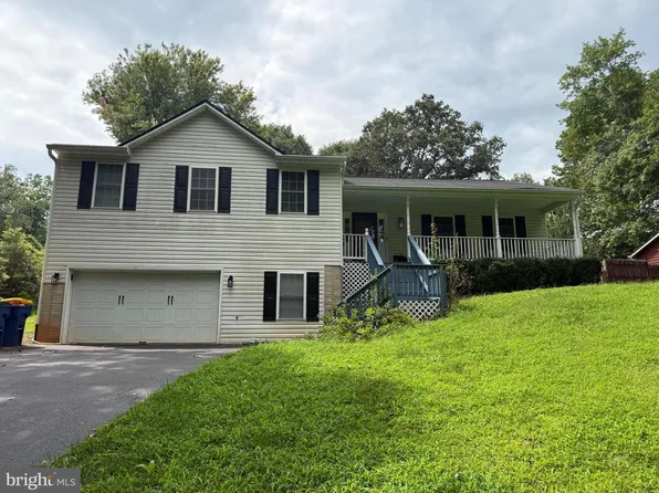 1069 Lakeview Dr, Stafford, VA 22556