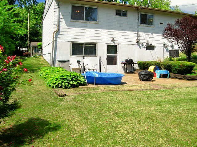 2nd image of 2935 Maldon Ln