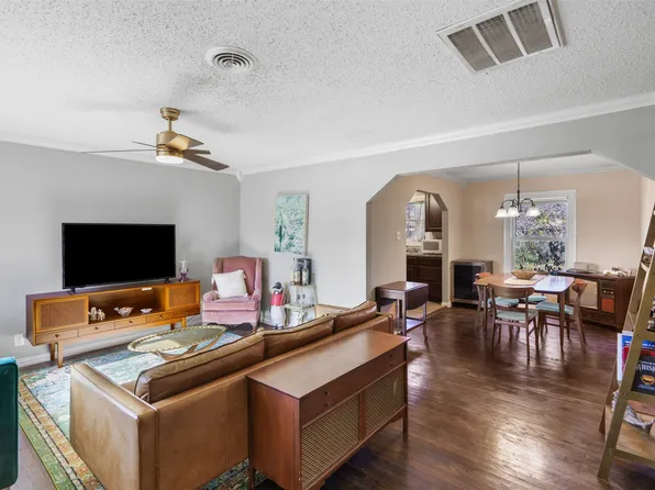 2405 Dell St, Fort Worth, TX 76111