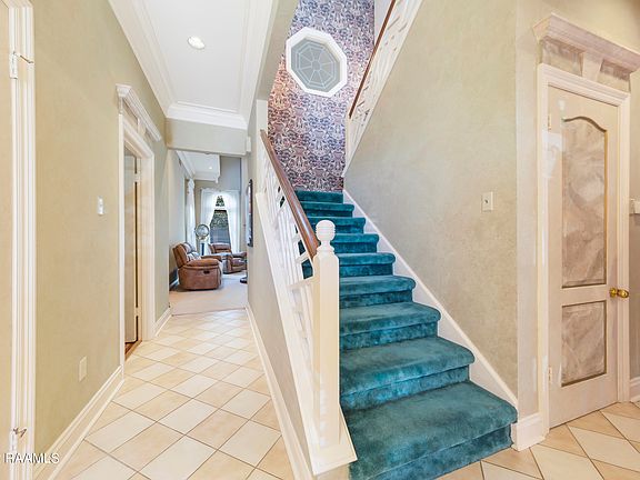 5th image of 201 Woodbriar Dr