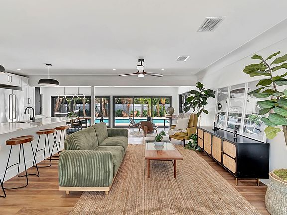 5th image of 625 Las Palmas Park