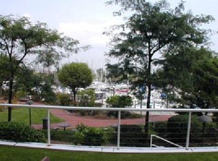 98 Southfield Ave APT 105, Stamford, CT 06902