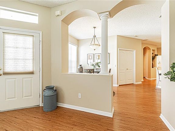 5th image of 9856 Bridgeton Dr
