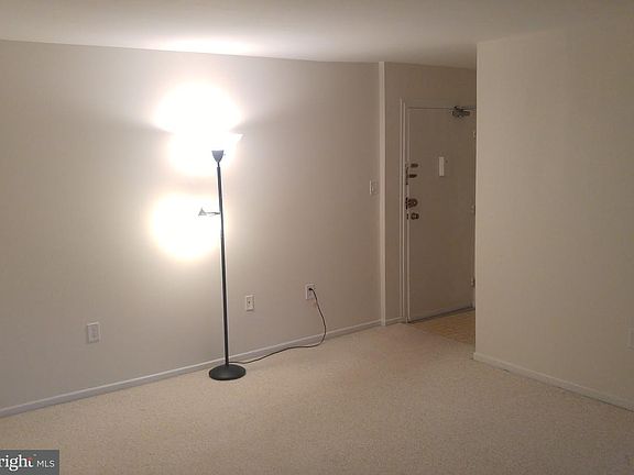 3rd image of 206 Park Terrace Ct SE APT 43