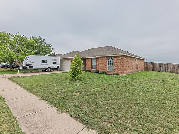 2nd image of 3301 Southhill Dr