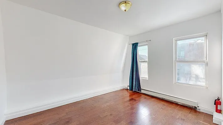 Sold by H.P. Greenfield Real Estate | media 32