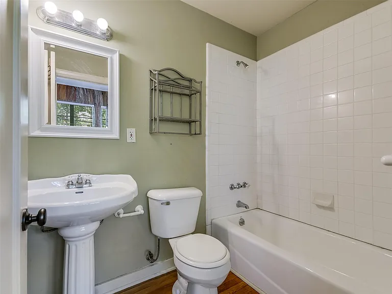 2304 Longview St — Photo 27