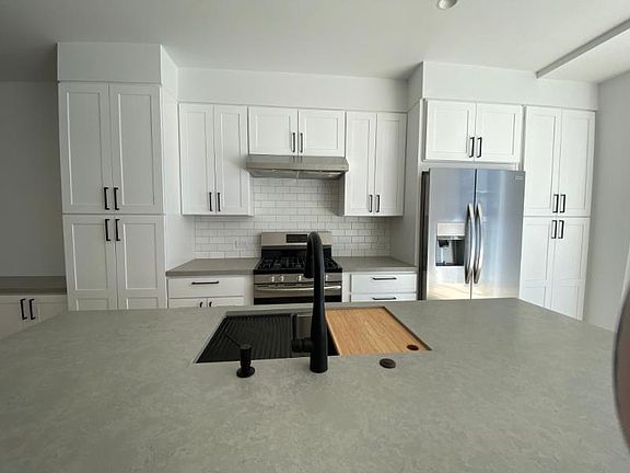 4th image of 1312 Pacific Ave #B