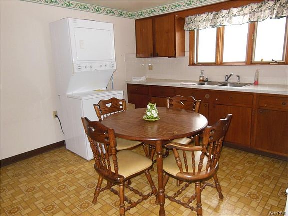 2nd image of 37 Charlton Pl
