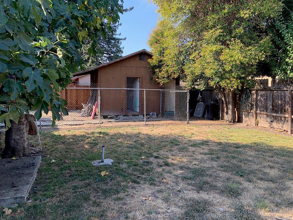 2nd image of 423 4th Ave