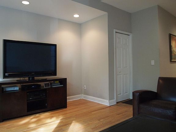 4th image of 3311 N Southport Ave APT 2