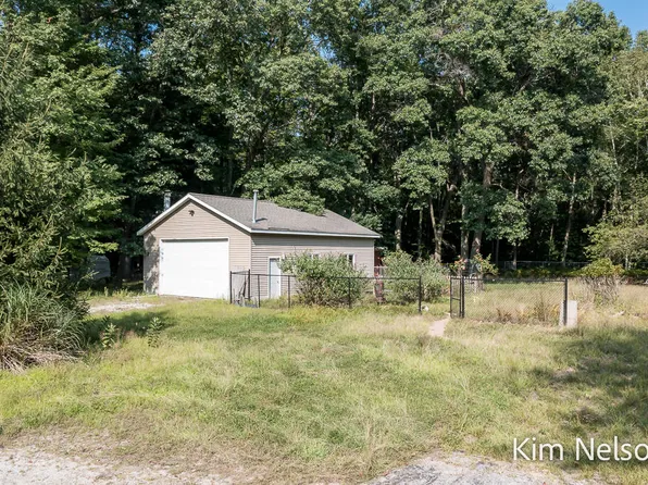 5700 Nestrom Rd, Whitehall, MI 49461