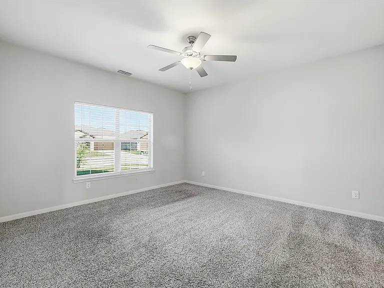 2105 Yarbrough Dr — Photo 27