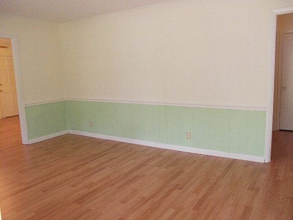 2nd image of 149 Highland Park Cir