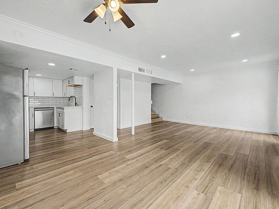 1st image of 1804 W Tuckey Ln APT 9