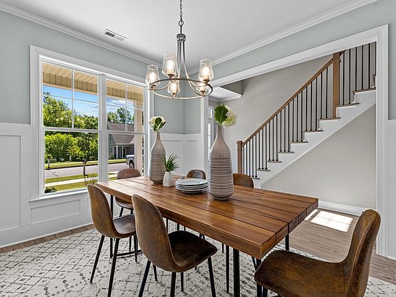 3rd image of 128 Cambridge Way