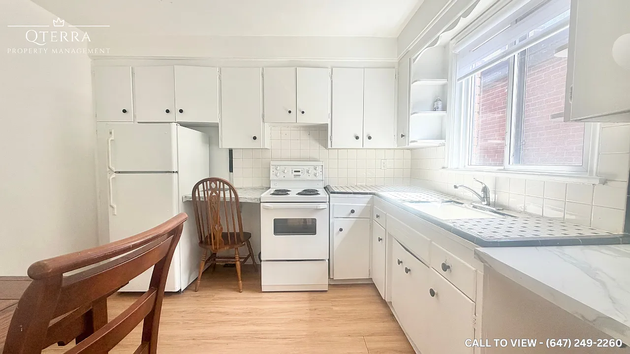 2 Dundas St W, Etobicoke, Ontario M9A 1C2 — Photo 2