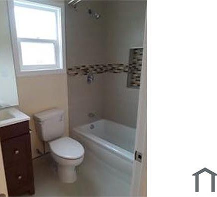 3rd image of 1352 E 21st St #1354