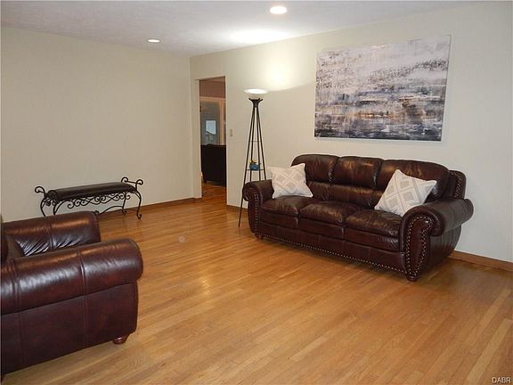 4th image of 3724 Honeybrook Ave