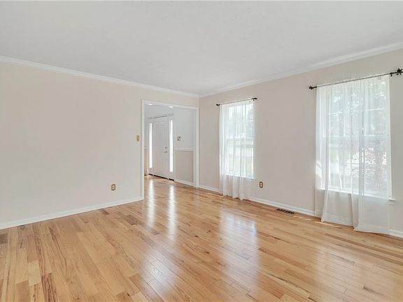 3rd image of 8032 Woodcreek Dr