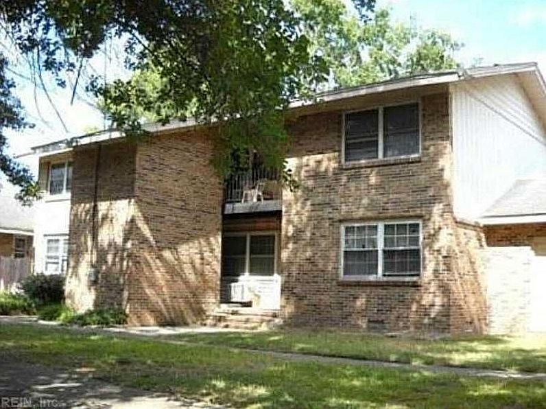 1st image of 2910A Wesley St