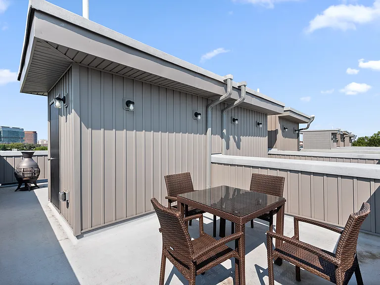 3024 Titan St — Photo 9