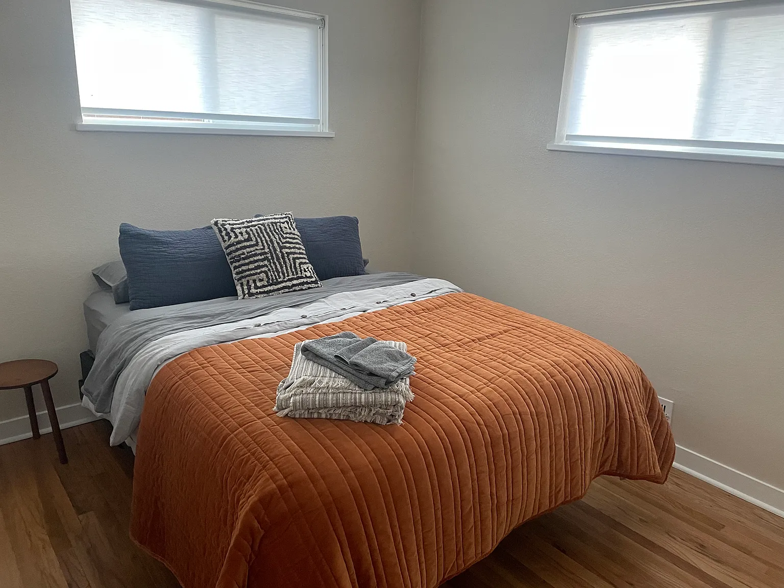 2 bed, 900 sqft, $2,850 — Photo 3