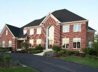 39W100 Lookout Ln, St Charles, IL 60175