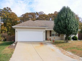 590 Cobblestone Ln, Sparta, MO 65753