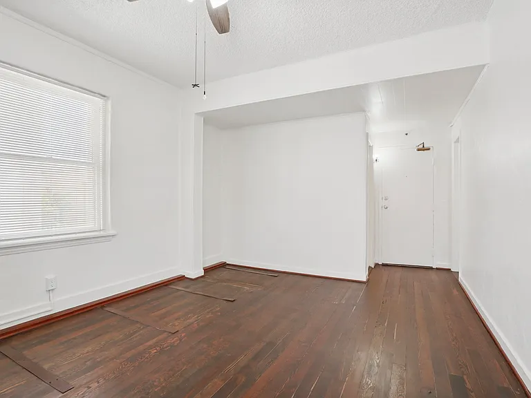 Wendover Apartments — Photo 8