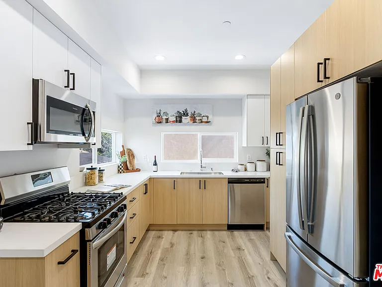 222 N Coronado St #222 — Photo 3