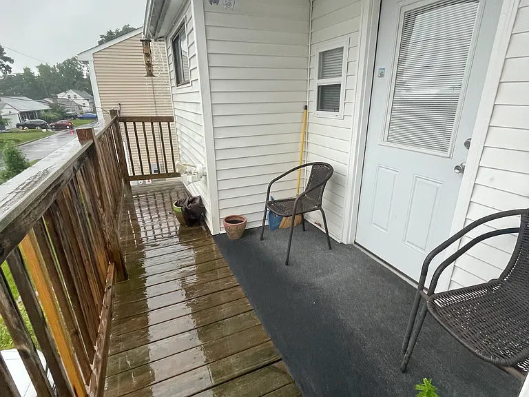 28 Elena St #1R — Photo 8