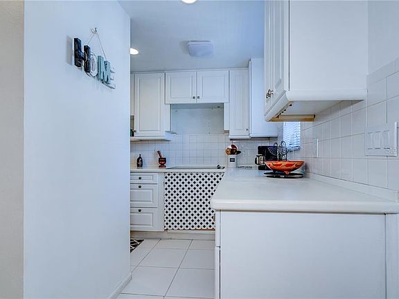 4th image of 177 114th Ave N #177
