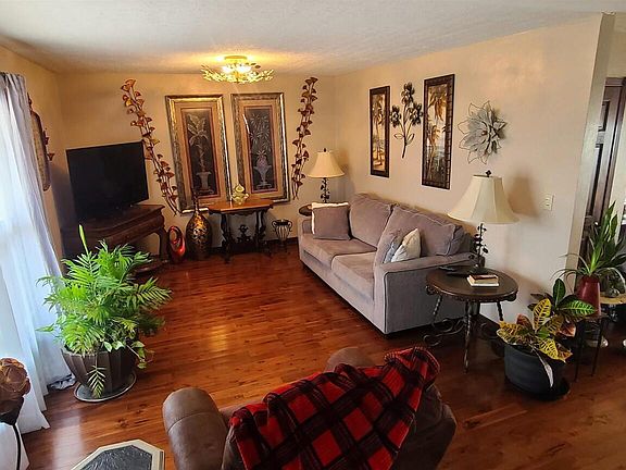 5th image of 349 Northwood Ln