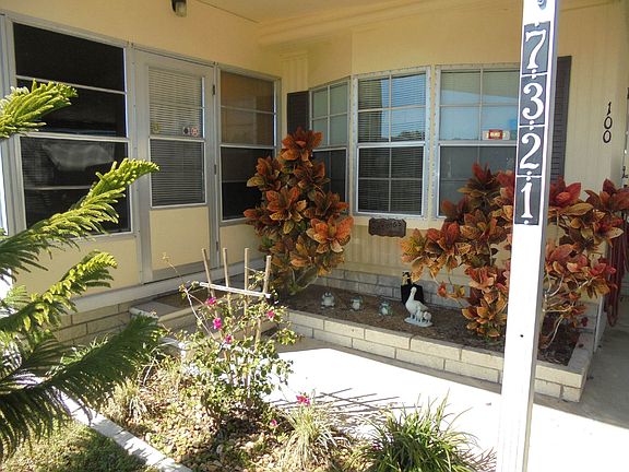 ENTRANCE TO FLA ROOM