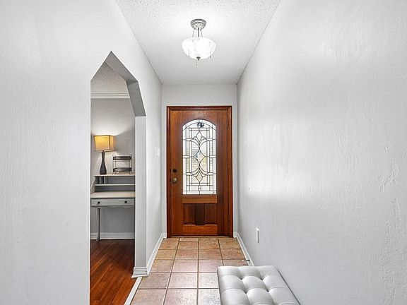 2nd image of 109 Lambda St