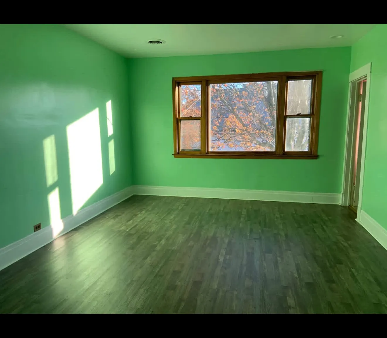 3 bed, $1,100 — Photo 2