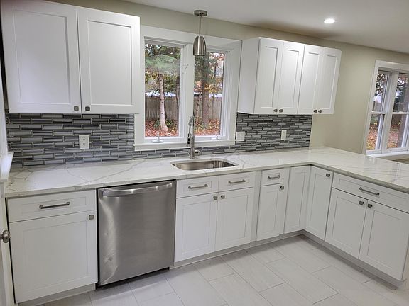 3rd image of 40 Richardson Rd