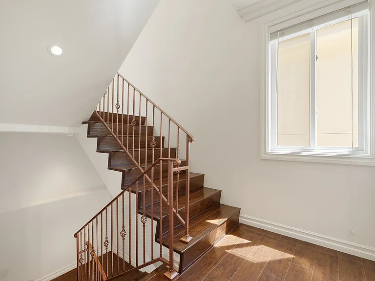 1530 Parmer Ave — Photo 11