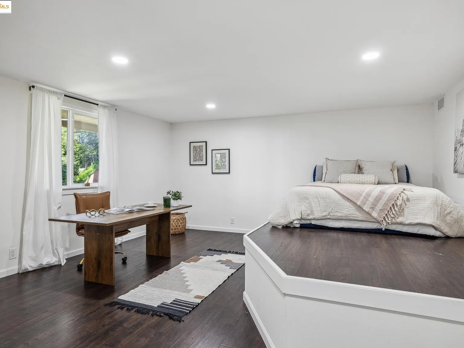 1 bed, 1000 sqft, $2,200 — Photo 2