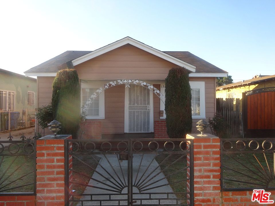 1st image of 1332 W 65th St