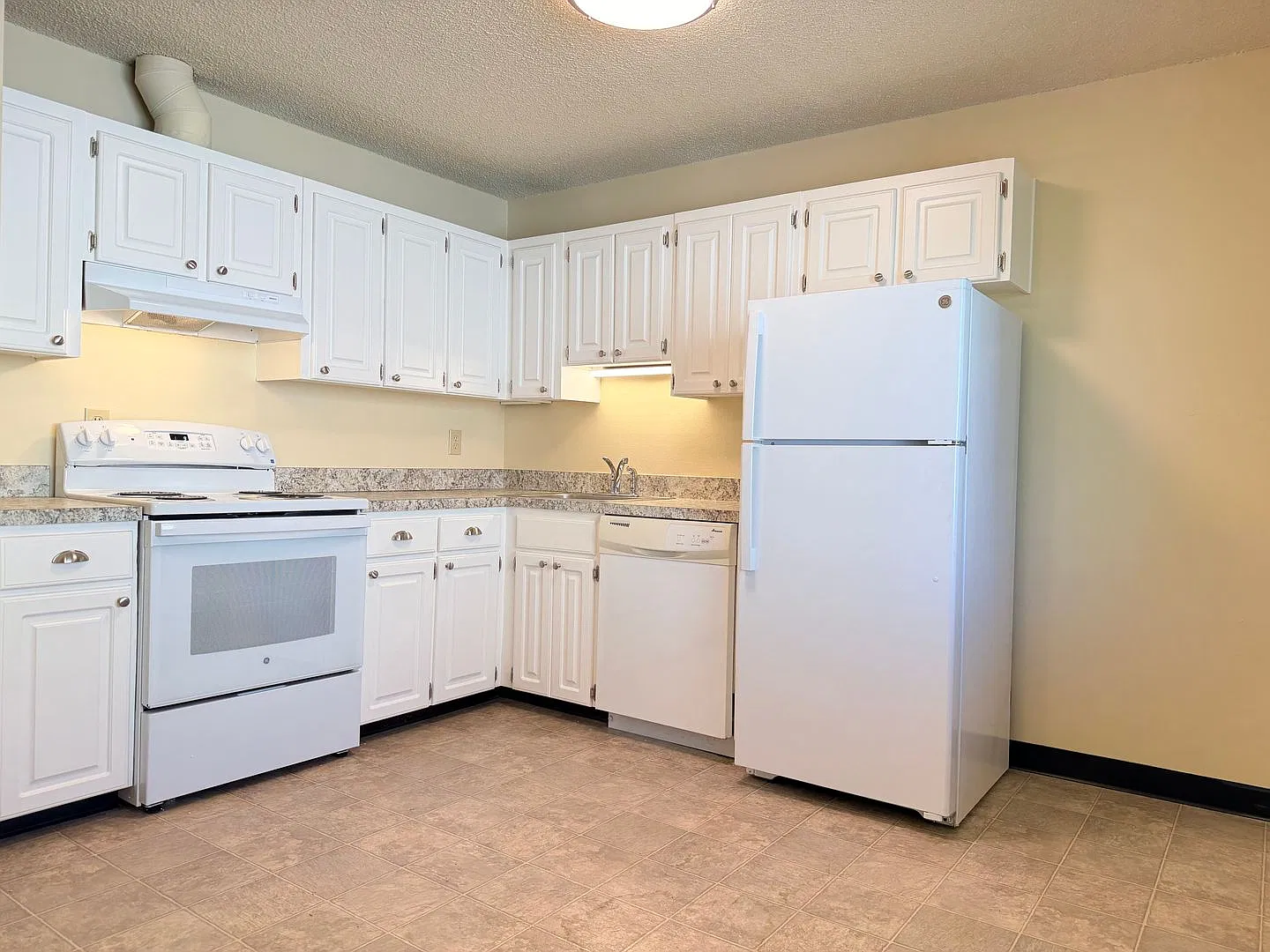 Meldrum Place Apartments — Photo 2