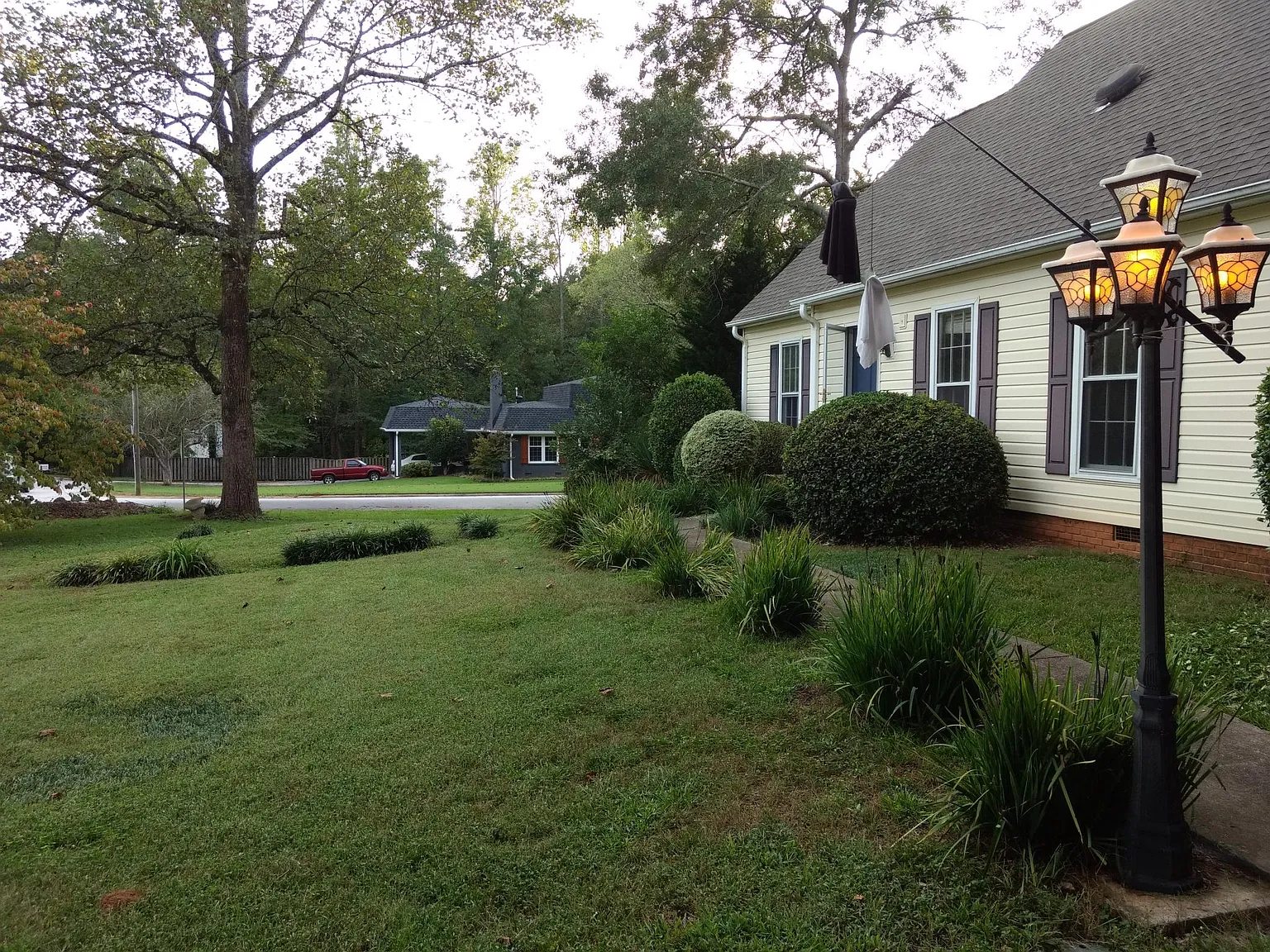 5001 Coach Hill Dr — Photo 2