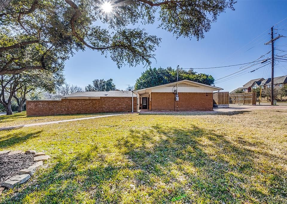 1st image of 8675 Langdale Cir