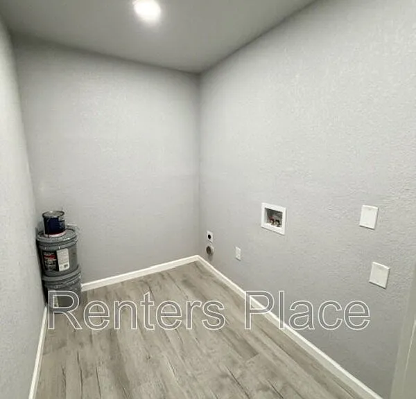 6531 E 28th St — Photo 14